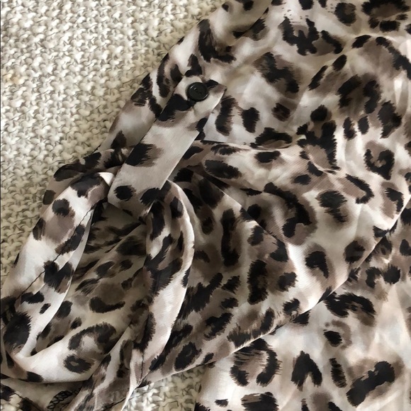 Leopard Print blouse - Picture 3 of 3